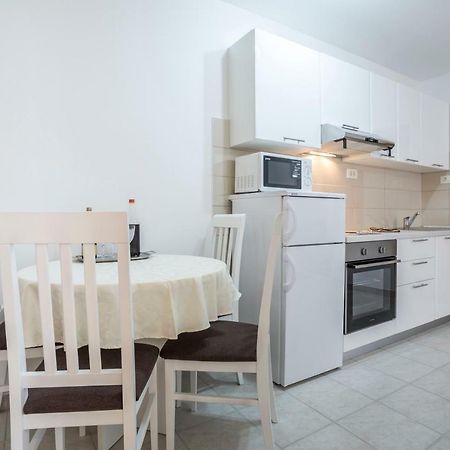 Apartments Bezmalinovic 2 โบล ภายนอก รูปภาพ