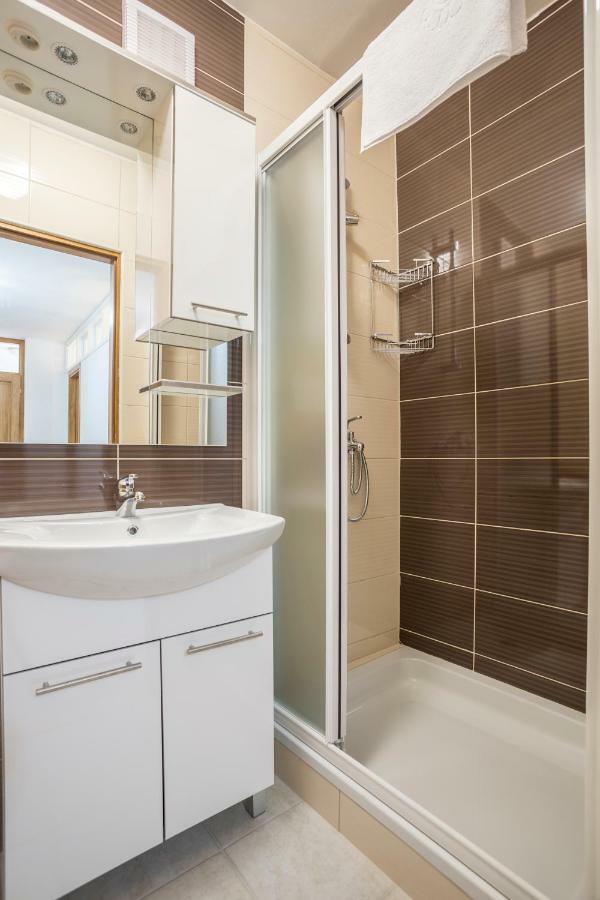 Apartments Bezmalinovic 2 โบล ภายนอก รูปภาพ