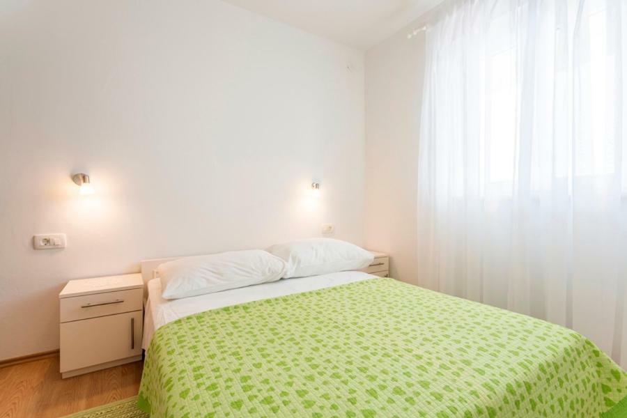 Apartments Bezmalinovic 2 โบล ภายนอก รูปภาพ