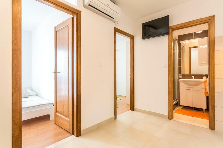Apartments Bezmalinovic 2 โบล ภายนอก รูปภาพ