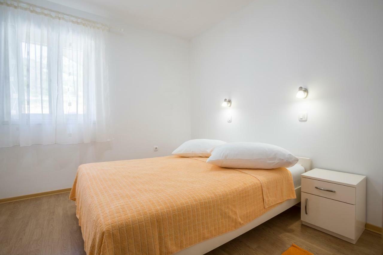 Apartments Bezmalinovic 2 โบล ภายนอก รูปภาพ