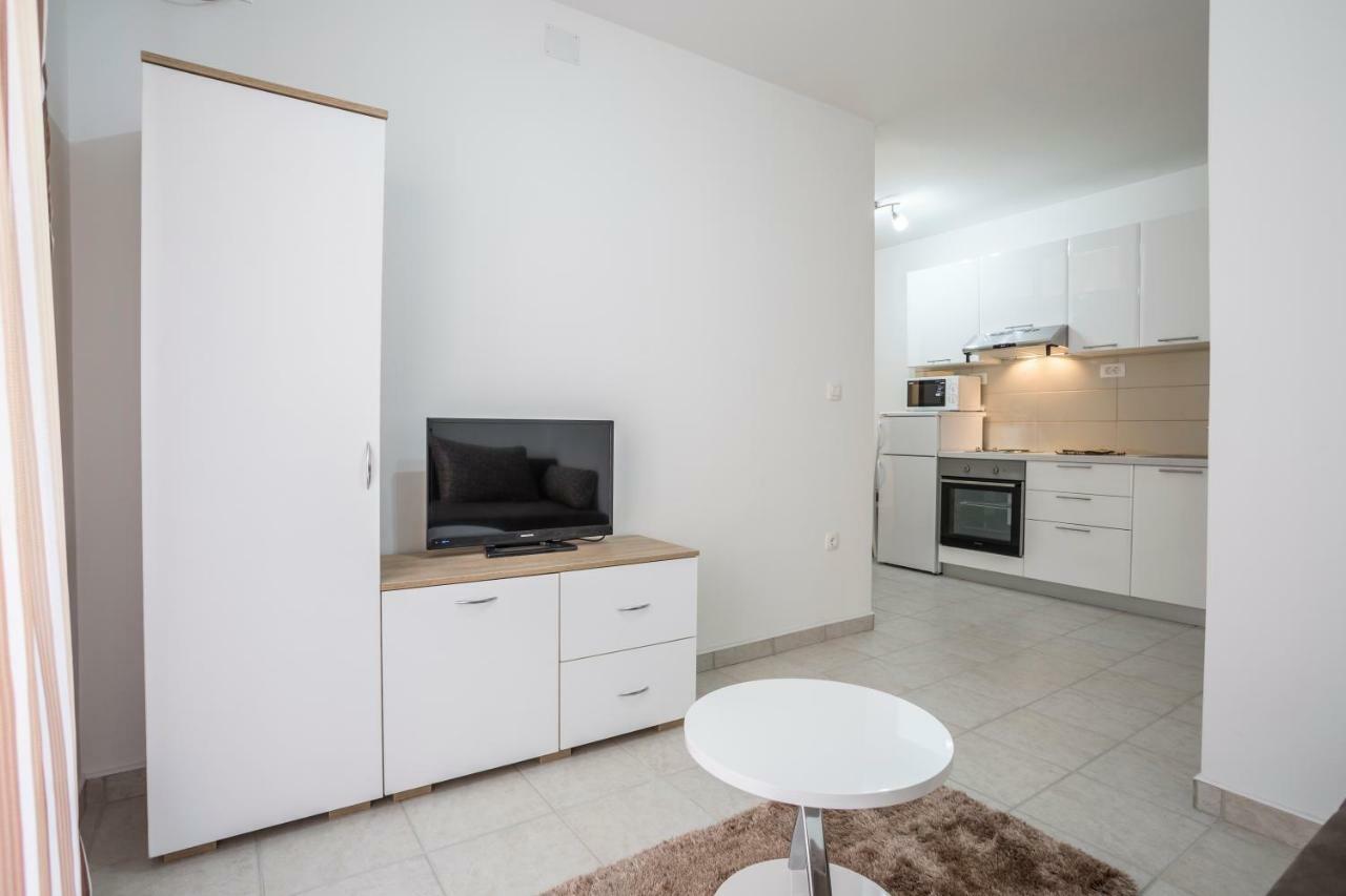Apartments Bezmalinovic 2 โบล ภายนอก รูปภาพ